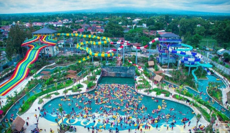 Bermain Air di Waterboom Jogja